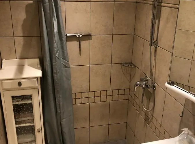 Treehouse Op Het Platteland Huize Ouwervelden 캠프장